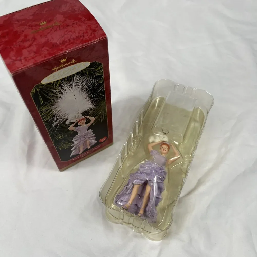 1999 I LOVE LUCY Hallmark Keepsake Christmas Ornament Lucy Gets In Pictures VTG‎